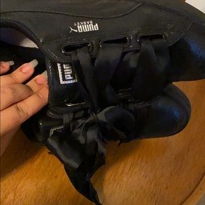 Black Womens Puma ribbon lace shoes size 8